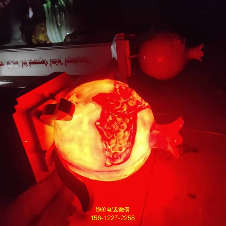 玻璃鋼發(fā)光雕塑，裝點公園景觀