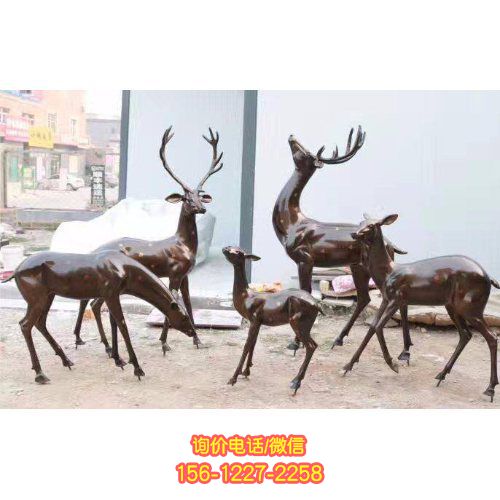 玻璃鋼梅花鹿雕塑，為公園增添優雅氣息
