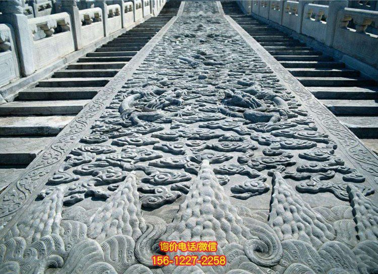 寺廟臺階大型石浮雕，祥云、龍石刻浮雕