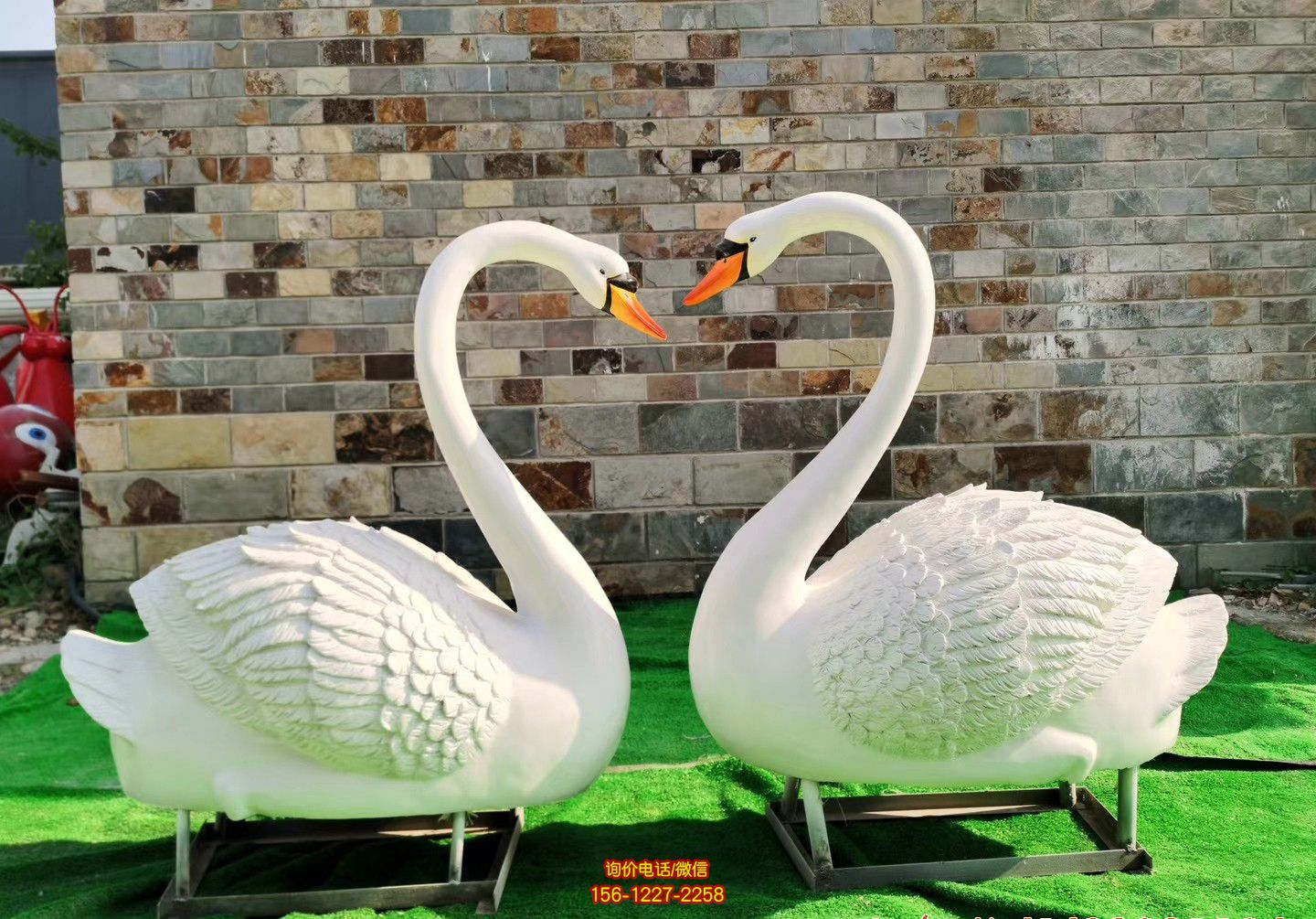 城市街邊切面玻璃鋼材質天鵝雕塑 城市街邊切面玻璃鋼材質天鵝雕塑