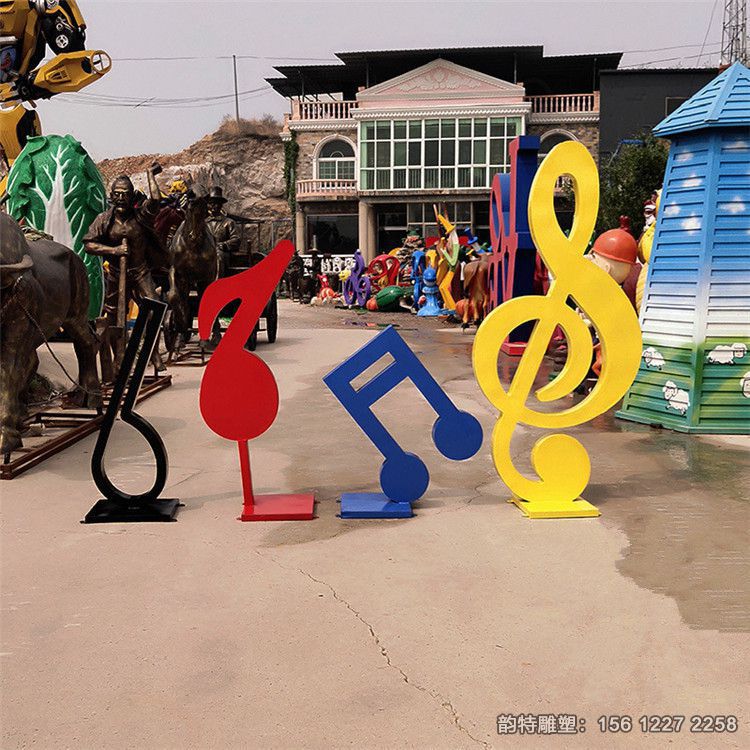 不銹鋼音符雕塑 簡(jiǎn)潔亮麗、富有金屬質(zhì)感