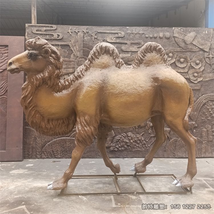 玻璃鋼仿真駱駝雕塑 玻璃鋼仿真駱駝雕塑