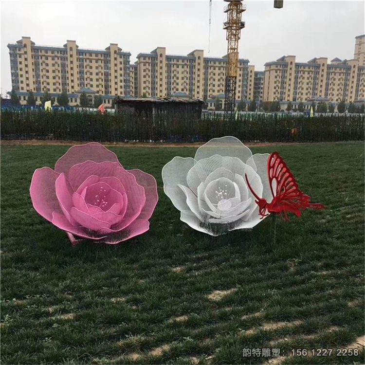 公園鏤空花朵雕塑 宛若花開一般散發(fā)著迷人的光芒 公園鏤空花朵雕塑 宛若花開一般散發(fā)著迷人的光芒