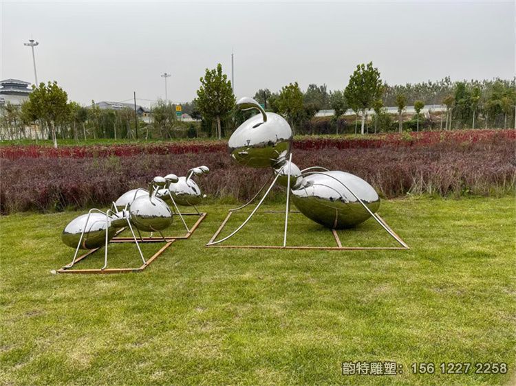 不銹鋼鏡面螞蟻雕塑 為城市注入了一絲活力和靈性 不銹鋼鏡面螞蟻雕塑 為城市注入了一絲活力和靈性