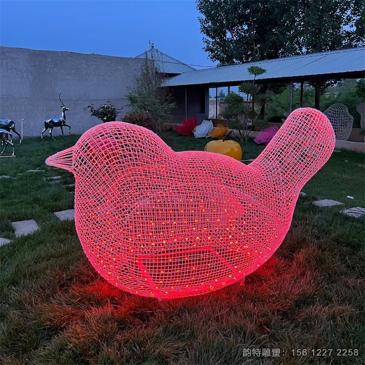 不銹鋼發(fā)光小鳥雕塑，不銹鋼鏤空小鳥雕塑