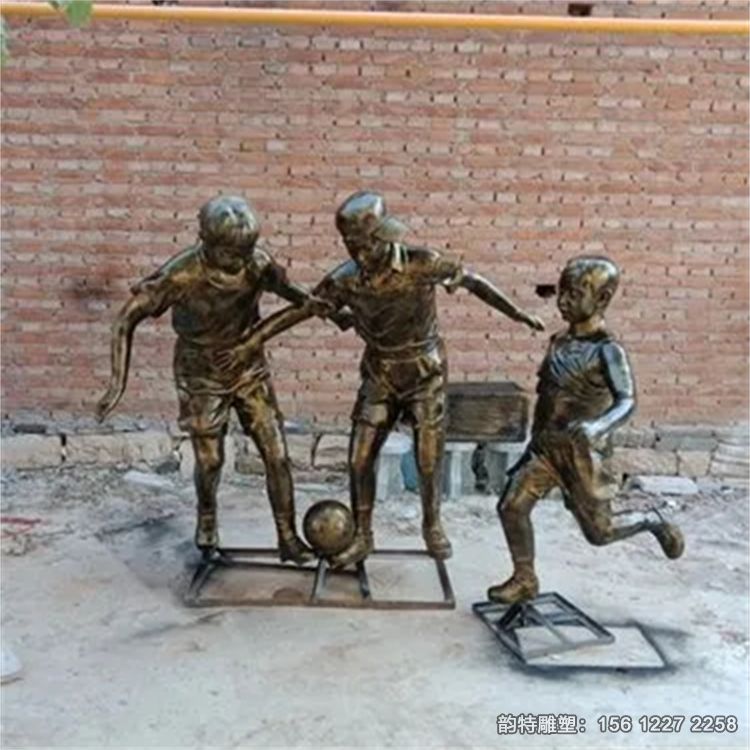 踢足球雕塑24 踢足球雕塑24