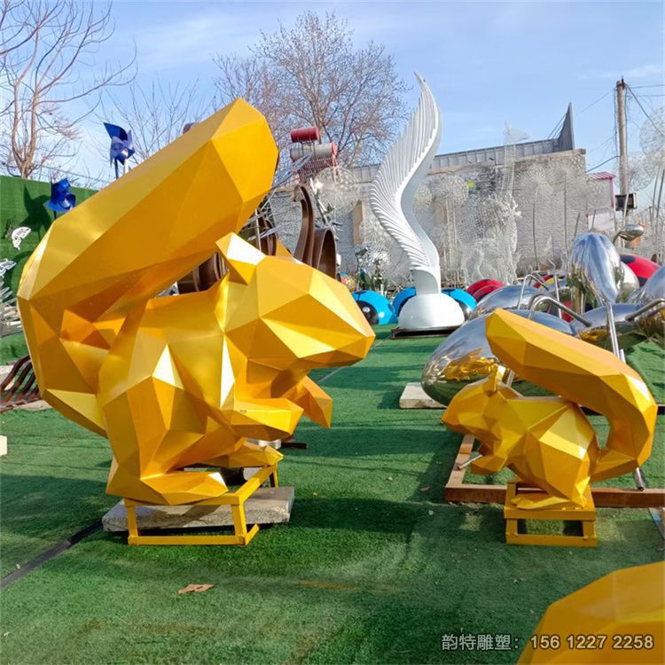 幾何切面松鼠雕塑廠家,不銹鋼塊面松鼠雕塑 幾何切面松鼠雕塑廠家,不銹鋼塊面松鼠雕塑