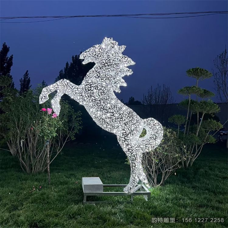 不銹鋼鏤空馬雕塑，奔跑的駿馬雕塑加工廠