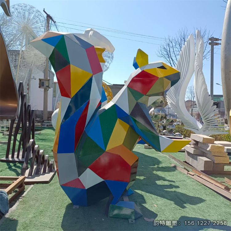 不銹鋼松鼠雕塑實物圖 幾何松鼠擺件 不銹鋼松鼠雕塑實物圖 幾何松鼠擺件