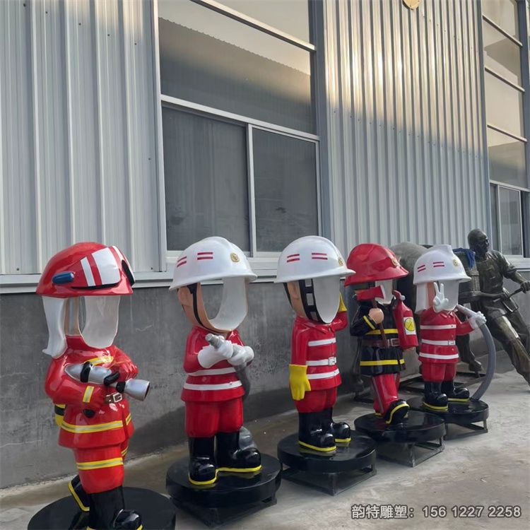 拍照卡通消防員雕塑 玻璃鋼雕塑制作廠家 拍照卡通消防員雕塑 玻璃鋼雕塑制作廠家