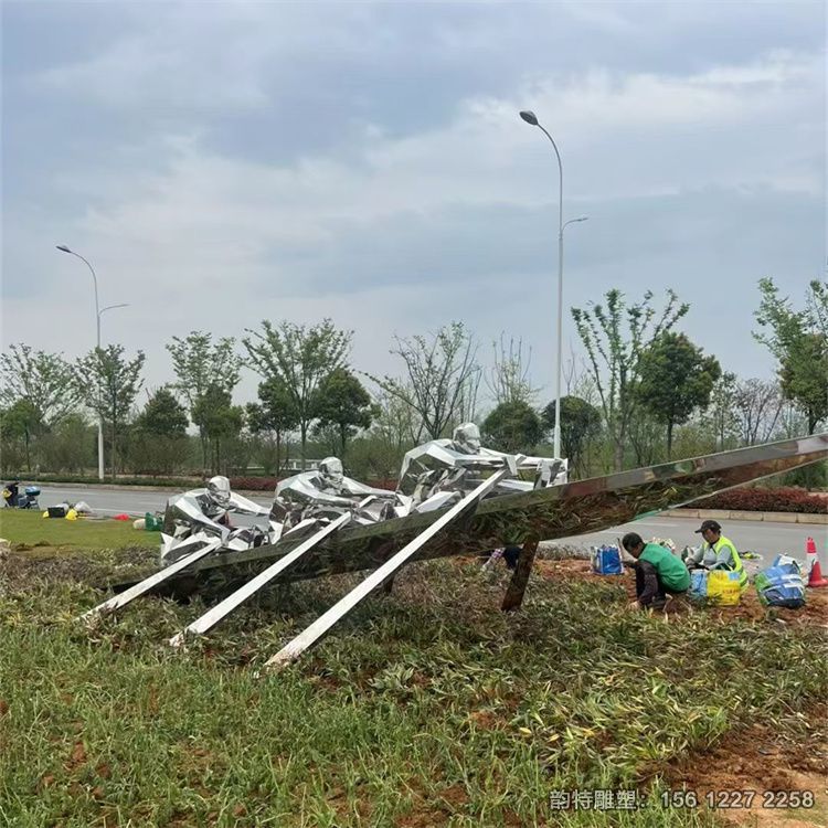 不銹鋼鏡面運(yùn)動(dòng)人物雕塑 劃船雕塑造型 不銹鋼鏡面運(yùn)動(dòng)人物雕塑 劃船雕塑造型